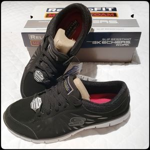 NIB Sketchers Slip Resistant Memory Foam Relaxed Fit Black Sneakers Size: 9.5